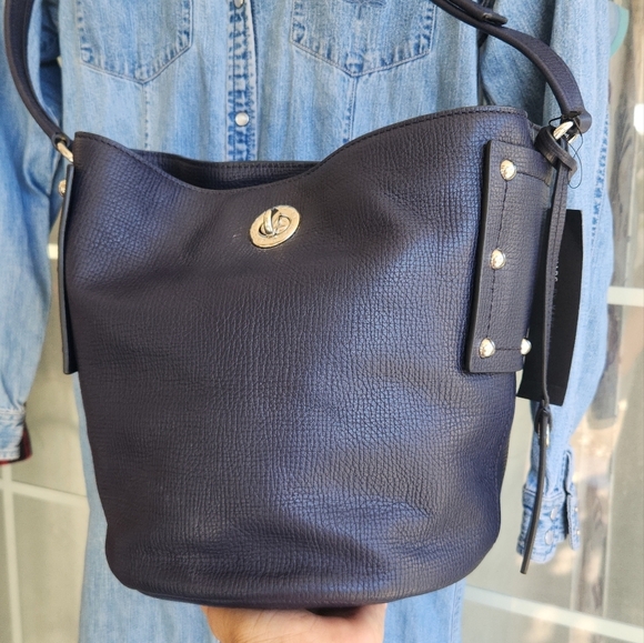 Marc by Marc Jacobs C-Lock‎ Bucket - Picture 2 of 10